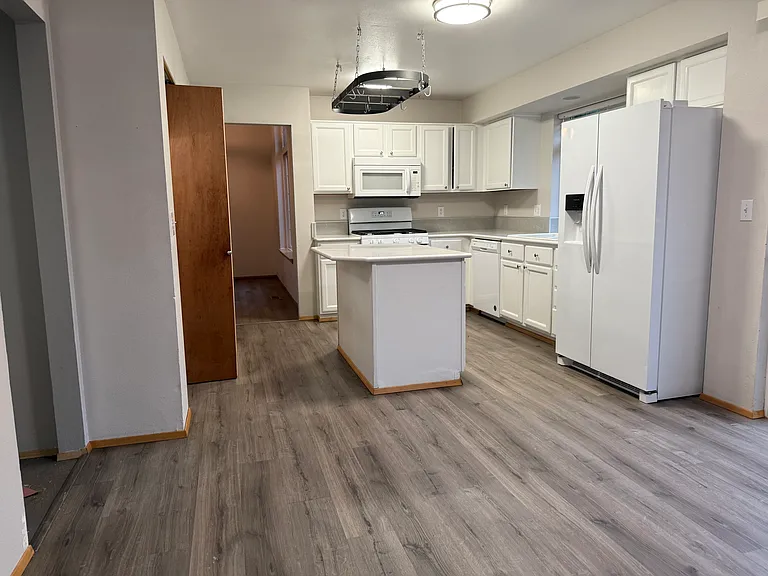 12415 201st Avenue Ct E — Photo 20