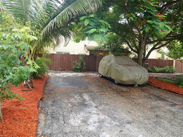 4332 NW Terrace Rd, Pompano Beach, FL 33065