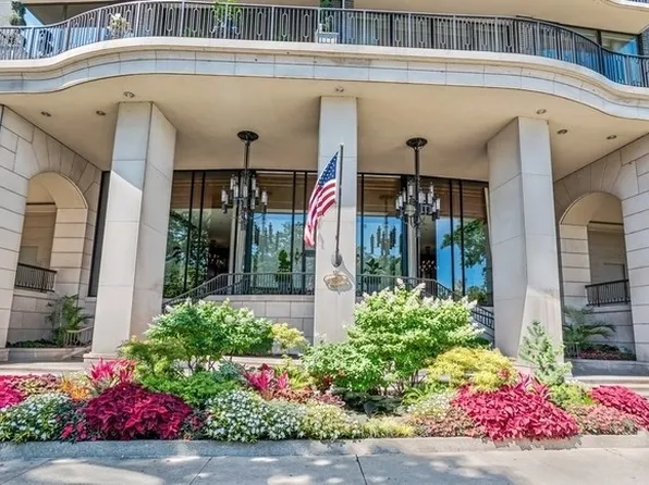 1040 N Lake Shore Dr APT 15D, Chicago, IL 60611