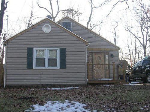 2nd image of 33 Teaberry St