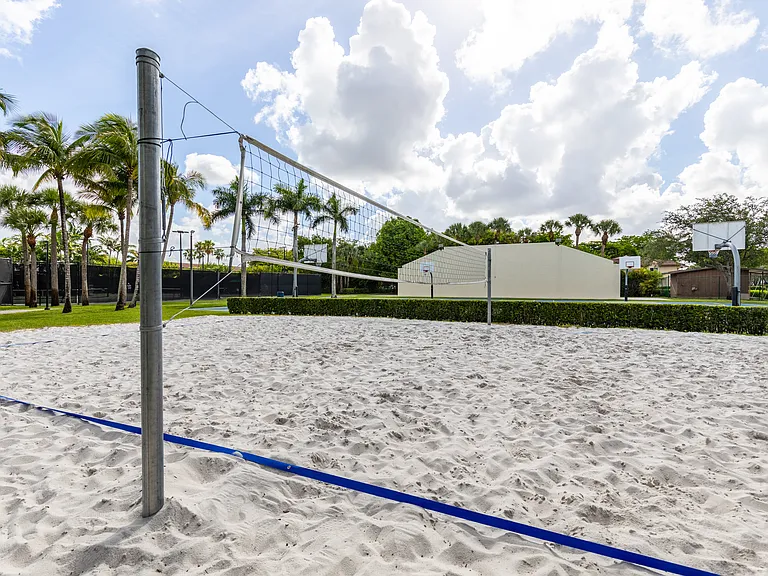 Valencia at Doral — Photo 46