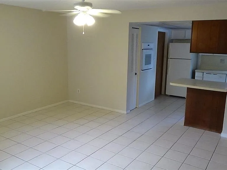 2730 Prince John Rd — Photo 5