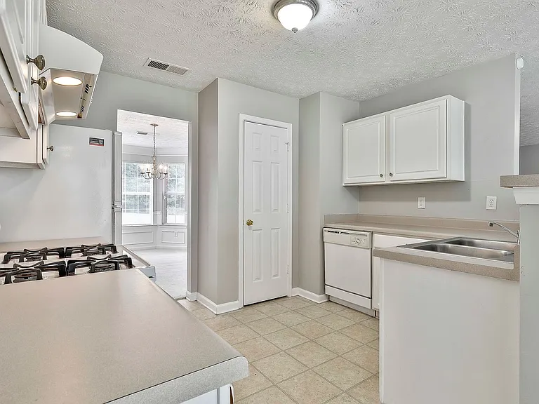 12450 Lakeside Pkwy — Photo 9
