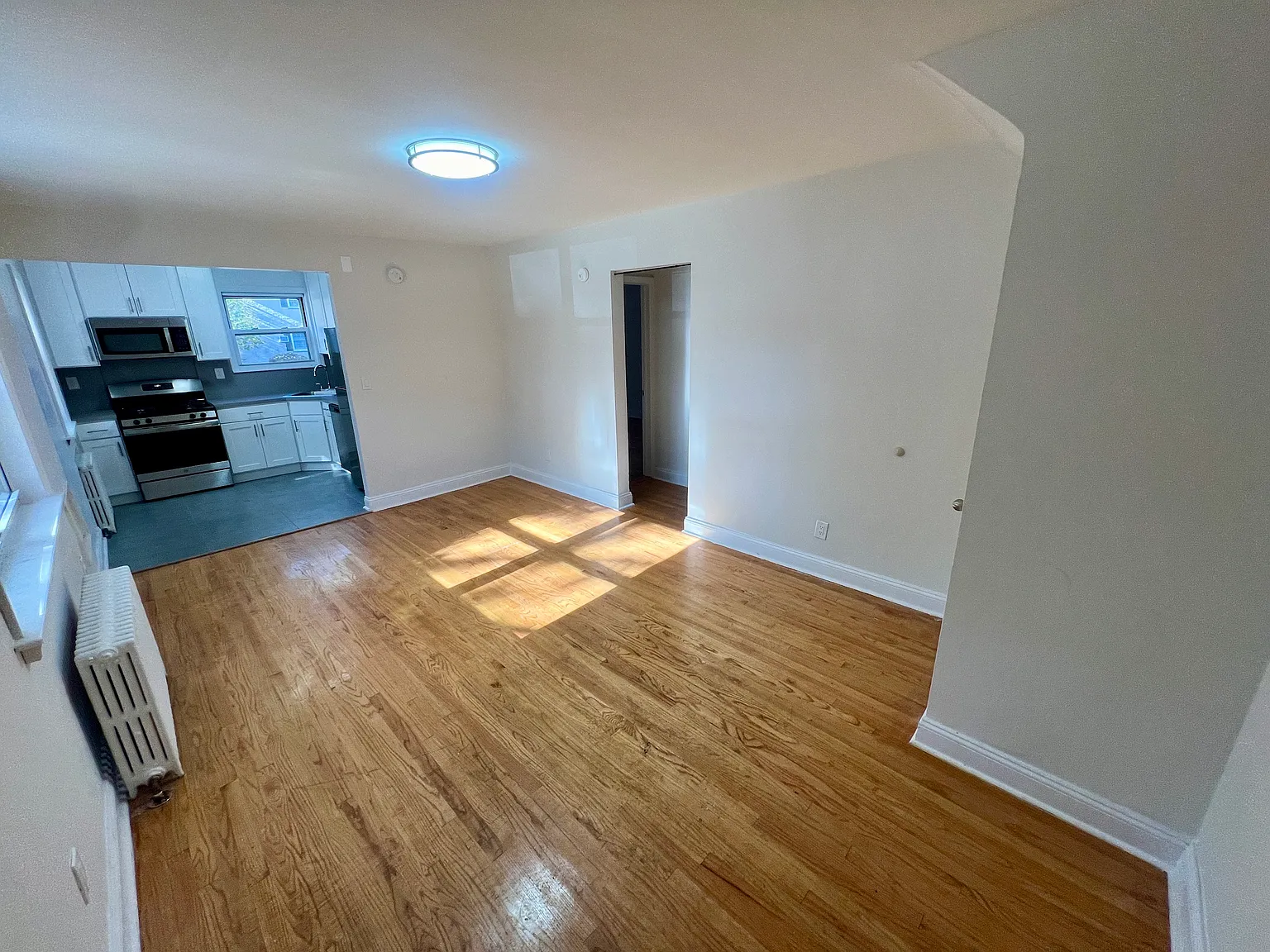 2 bed, 975 sqft, $2,849 — Photo 2