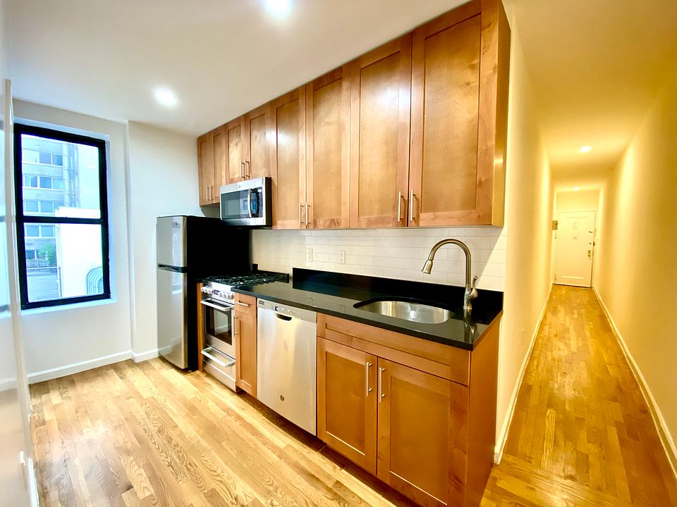 1st image of 220 E 78th St APT 14