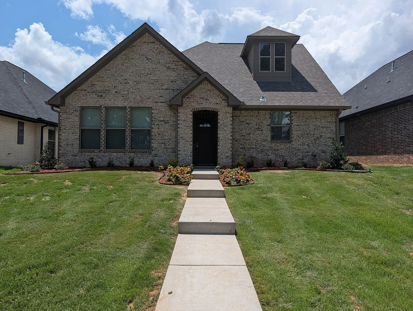New Construction Home in Pleasant Grove for Rent! — Photo 2