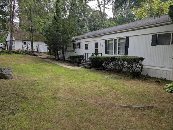 39 Goodhue Road, Derry, NH 03038