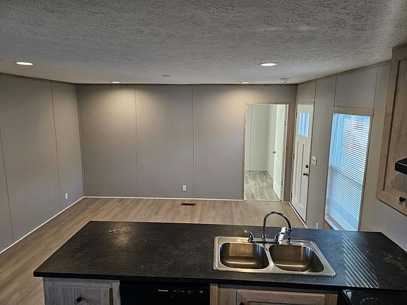 3rd image of 6539 Townsend Rd #45