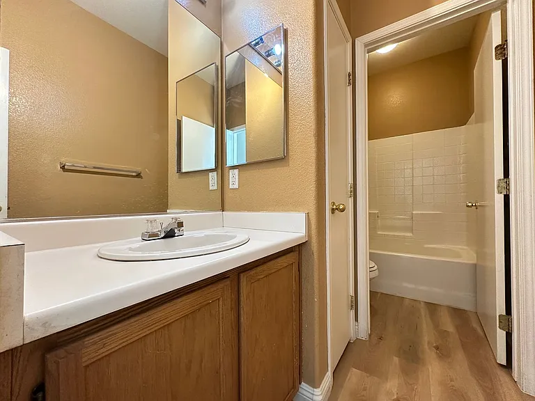 2525 Living Rock St — Photo 15