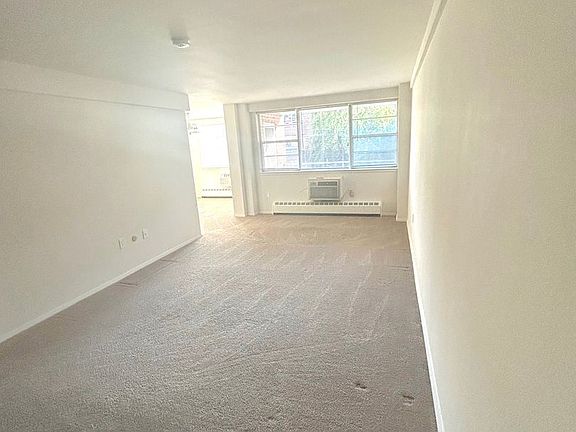 4th image of 1500 Hamilton St #2F