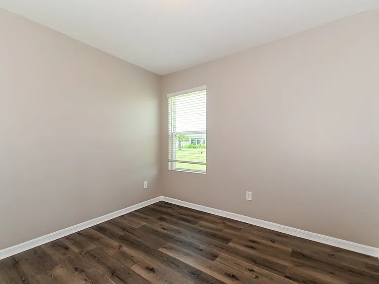 2605 SE 4th Ave — Photo 13