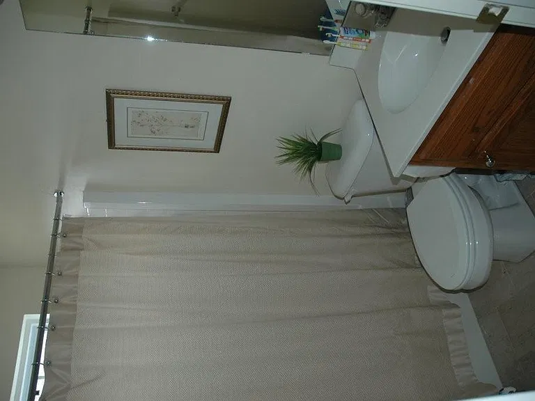secondary bathroom