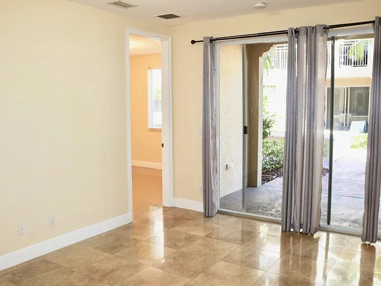 3042 Waterside Cir — Photo 12