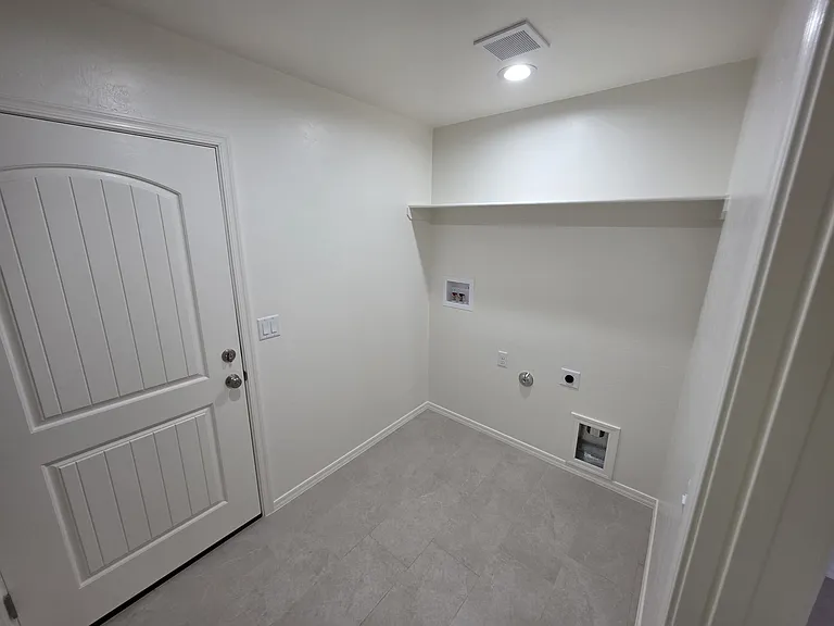 1185 Yesal Ct — Photo 9