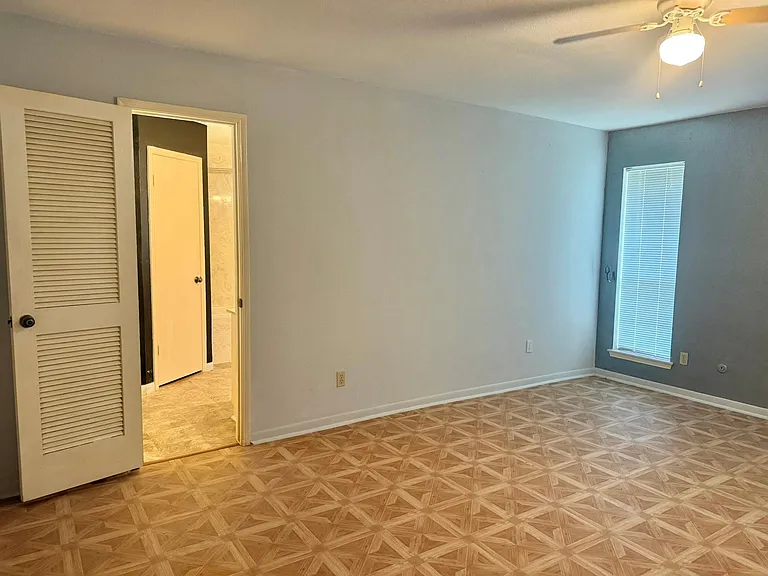 10422 Eagle Glen Dr — Photo 14