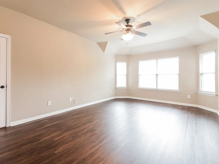 121 Pleasant Hill Ln — Photo 10