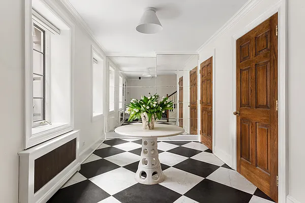 Sold by OFFICIAL | media 4