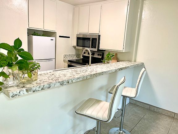 2nd image of 1855 Diamond St Unit 112