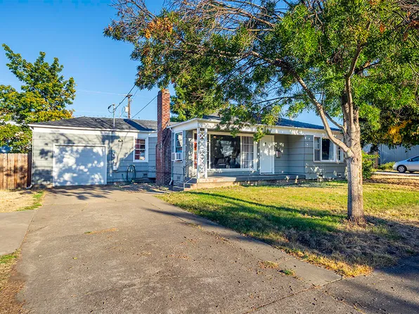 909 S Holly St, Medford, OR 97501