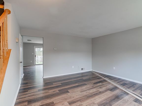 3rd image of 4635 Charlton Ct
