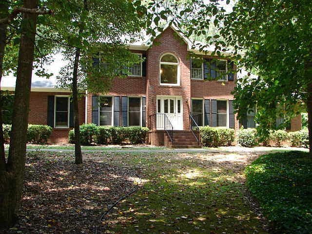 1st image of 225 Lang Dr
