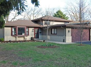 1314 Foxglade Ct, St Charles, IL