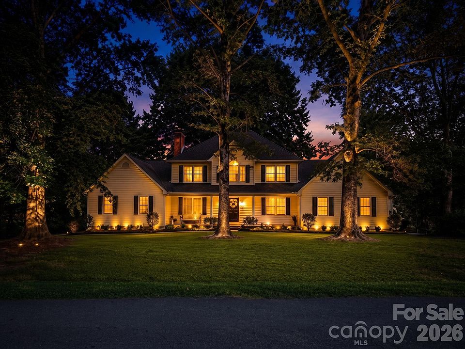 1st image of 103 Chateau Dr