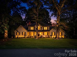 103 Chateau Dr, Gastonia, NC 28056