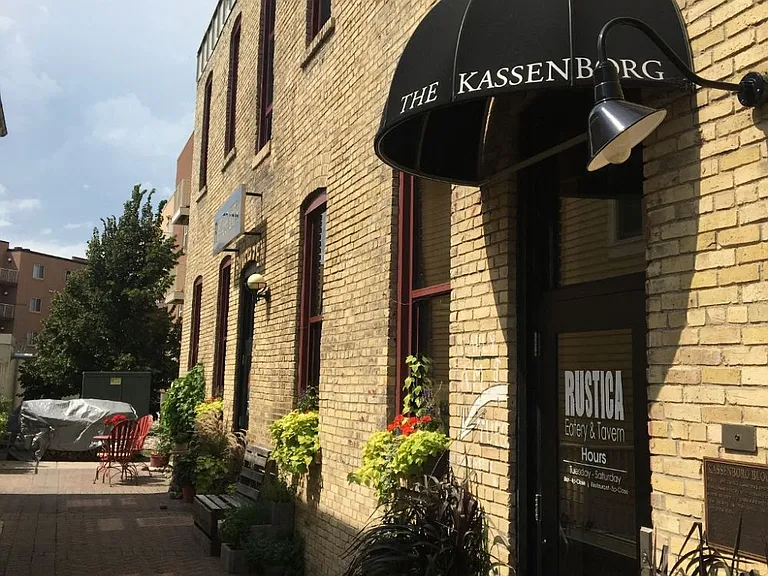 Kassenborg Apartments Building
