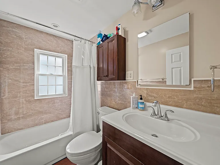 197 Lowell St #1 — Photo 15