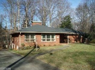 Farmbrook Rd, Winston salem, NC 27103