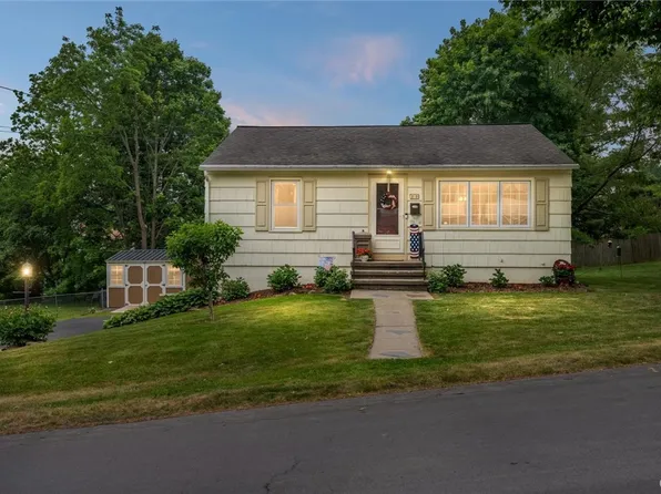 23 Terrace Hill Dr, New Hartford, NY 13413