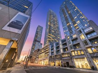 2221 Yonge St #5404, Toronto, ON M4S 0B8