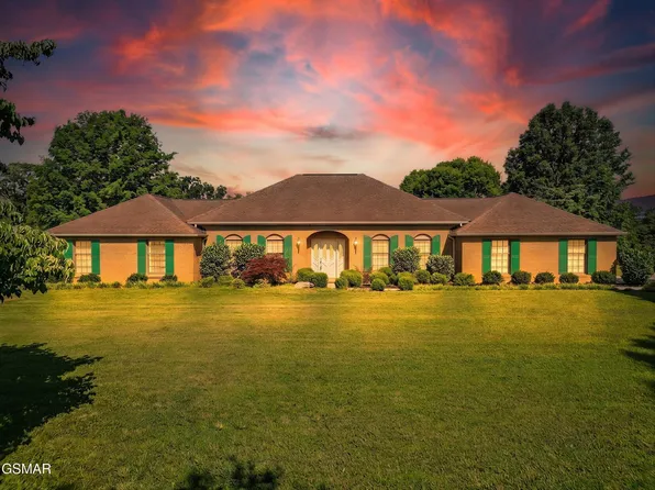 377 Thomas Loop Rd, Sevierville, TN 37876