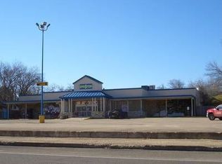 206 N Milam St, Fredericksburg, TX 78624