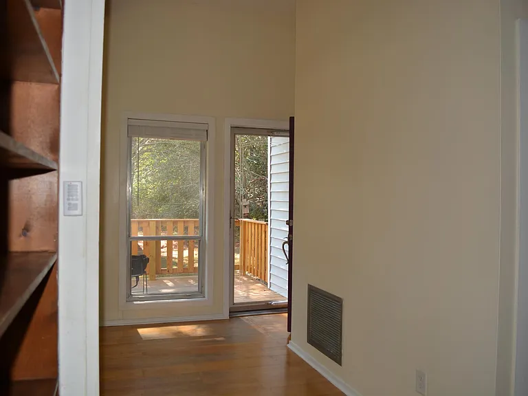82 Mannsfield Crescent Way #B — Photo 18