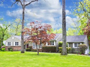 7 Mayflower Rd, Norwalk, CT 06850