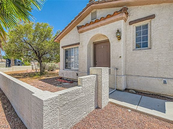4th image of 8209 Hollister Ave