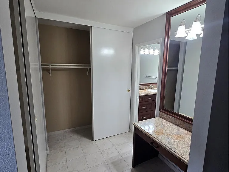 8933 Biscayne Ct #8933221G — Photo 12
