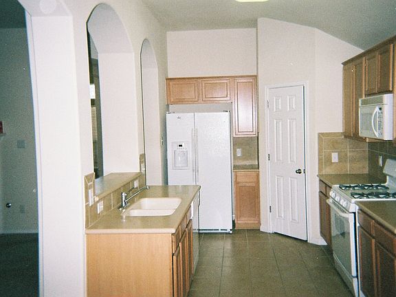 4th image of 2403 Tumbling River Dr