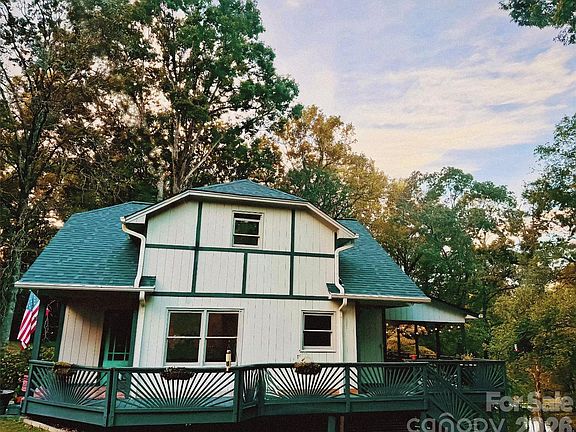 3rd image of 108 Three Oaks Ln