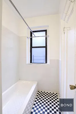 Rented by Bond New York | media 11