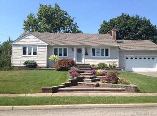 3589 Tonopah St, Seaford, NY 11783