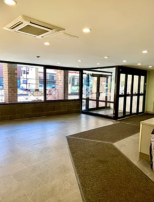 Rented by Compass | media 33