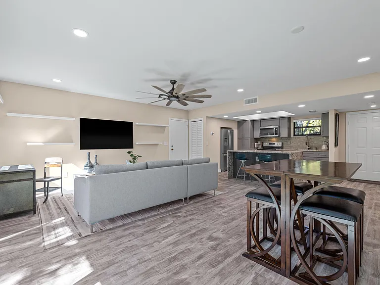 11863 Wimbledon Cir #438 — Photo 7