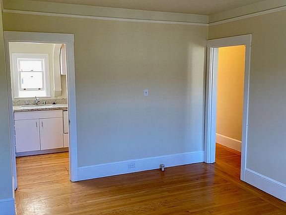 4th image of 2688-2690 Filbert St #3A