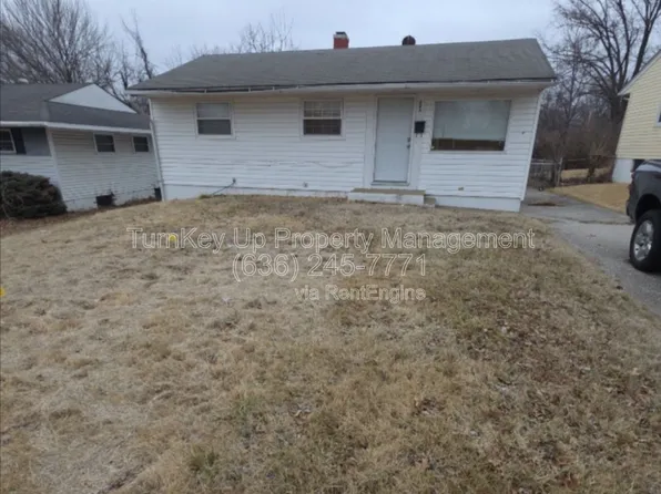 225 Ben Nevis Rd, Saint Louis, MO 63137
