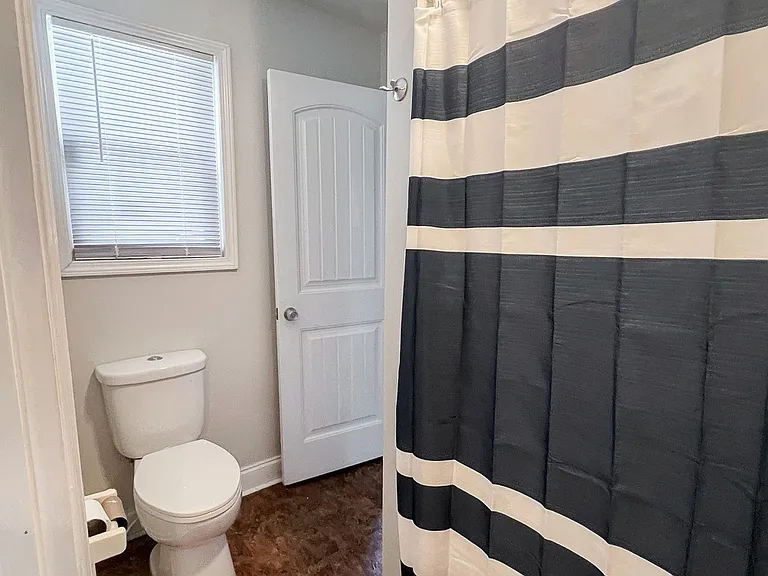 1618 E Main St — Photo 10