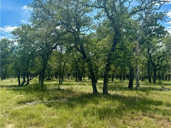 682 Terrace Hill Ln, Floresville, TX 78114