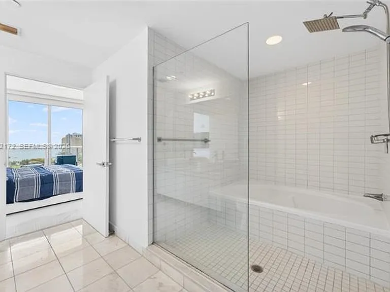 888 Biscayne Blvd #2404 — Photo 15